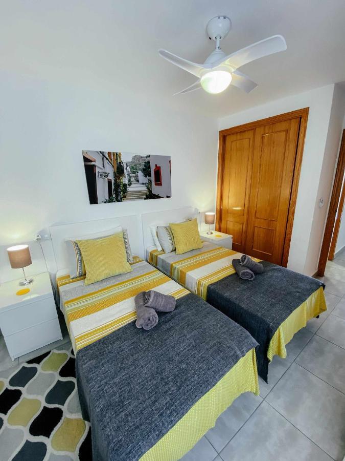 Stunning 2 Bedroom With Pool View *