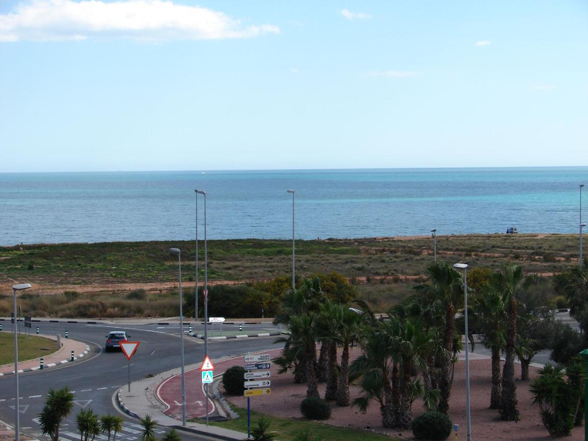 Huoneisto Apartamento En La Calma Con Vistas A La Piscina Alicante