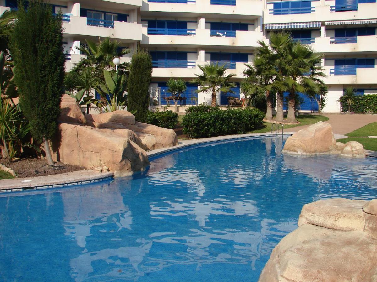 Apartamento En La Calma Con Vistas A La Piscina Huoneisto *