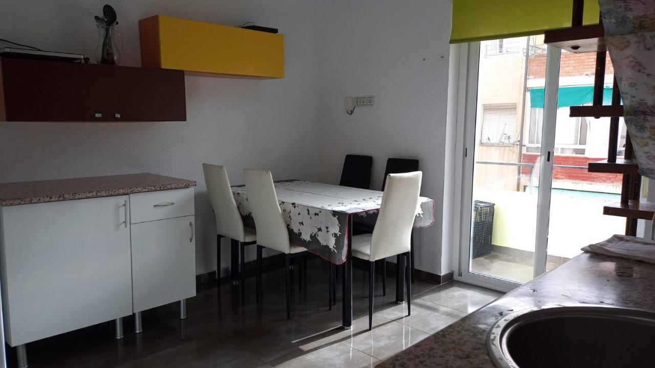 двухэтажная в 3 спальни Apartment