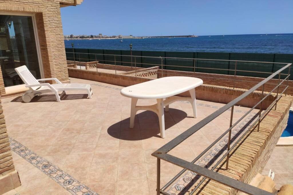 Villa Gelegen Naast De Zee Met Uniek Uitzicht Alicante