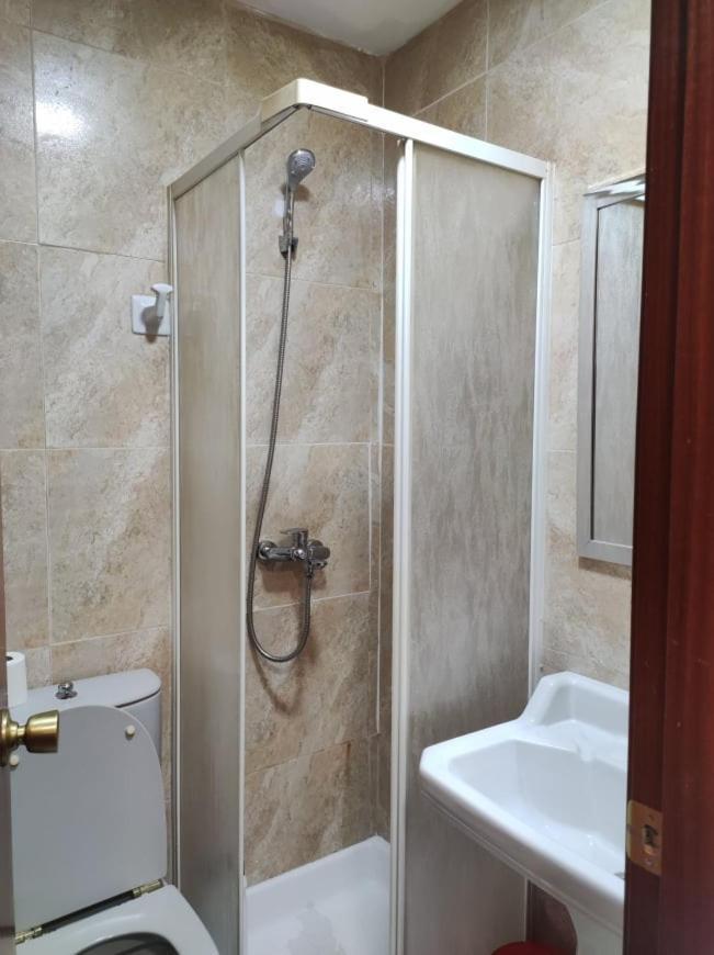 35-3- Комната В Квартире Для Семьи От 1 До 4 Человек В Центре Аликанте Habitación en casa particular Alicante