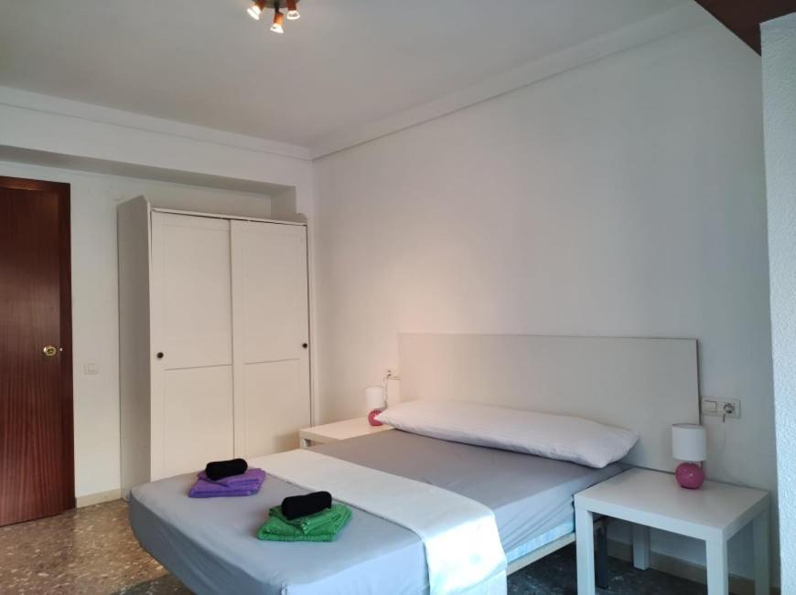 Habitación en casa particular 35-3- Комната В Квартире Для Семьи От 1 До 4 Человек В Центре Аликанте Alicante