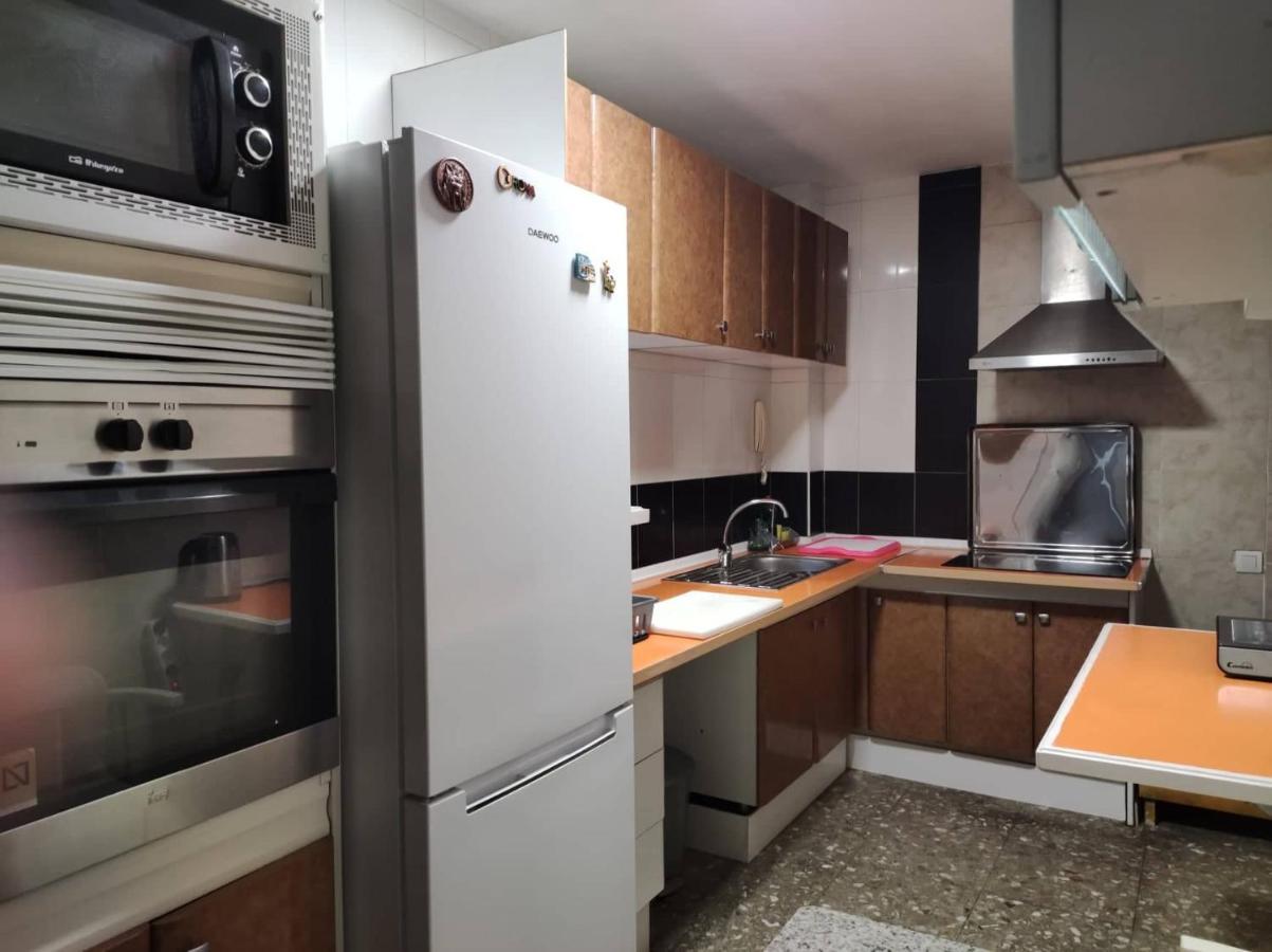Habitación en casa particular 35-3- Комната В Квартире Для Семьи От 1 До 4 Человек В Центре Аликанте