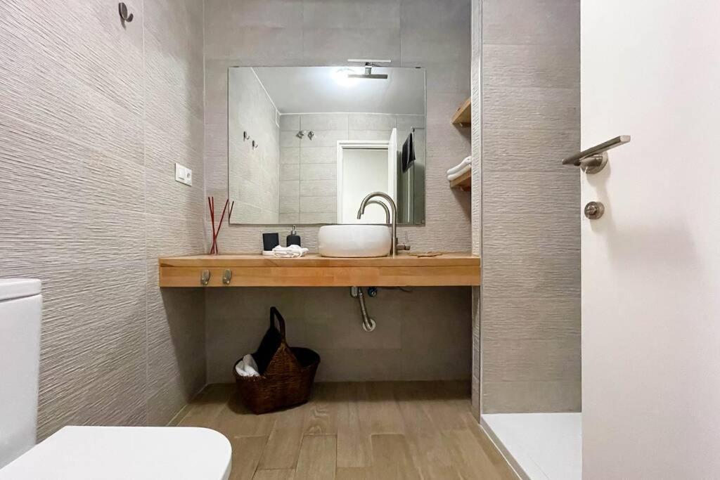 Con Personalidad A 600 M De La Playa. Apartamento *