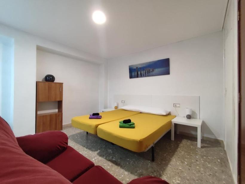 Accommodatie bij particulieren 35-4- Комната В Квартире С Раздельными Кроватями И Холодильником Для От 1 До 5 Человек В Центре Аликанте *