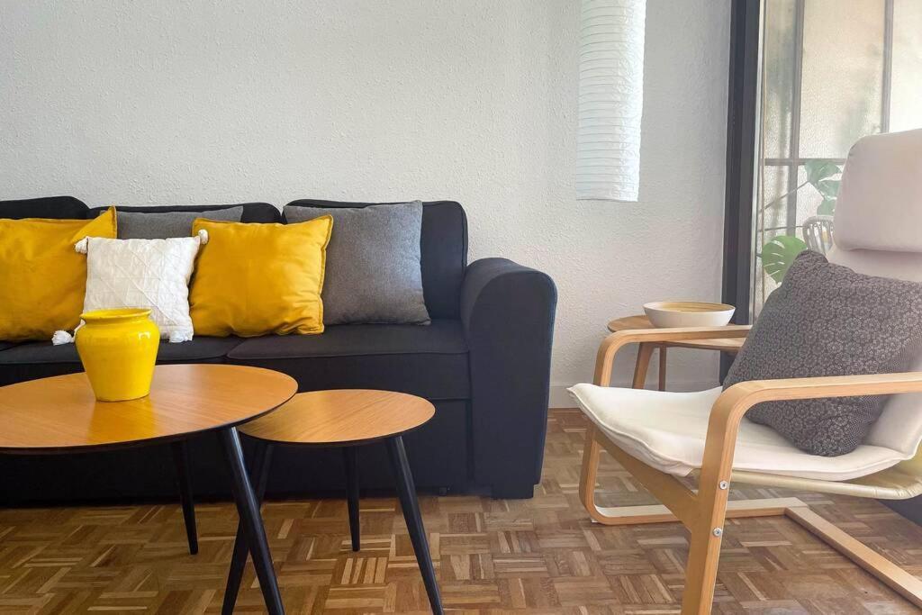 Con Personalidad A 600 M De La Playa. Apartamento *