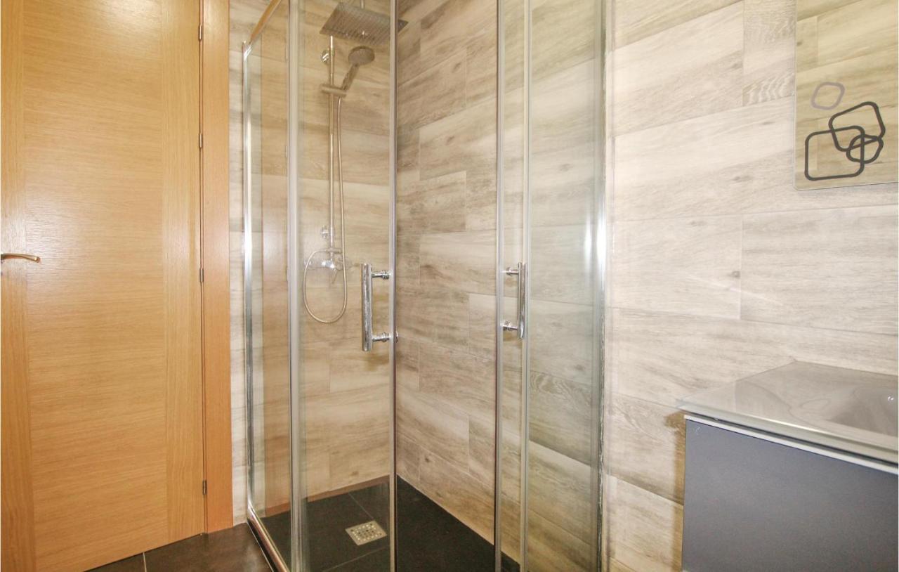 3 Bedroom Gorgeous In Apartment Alicante