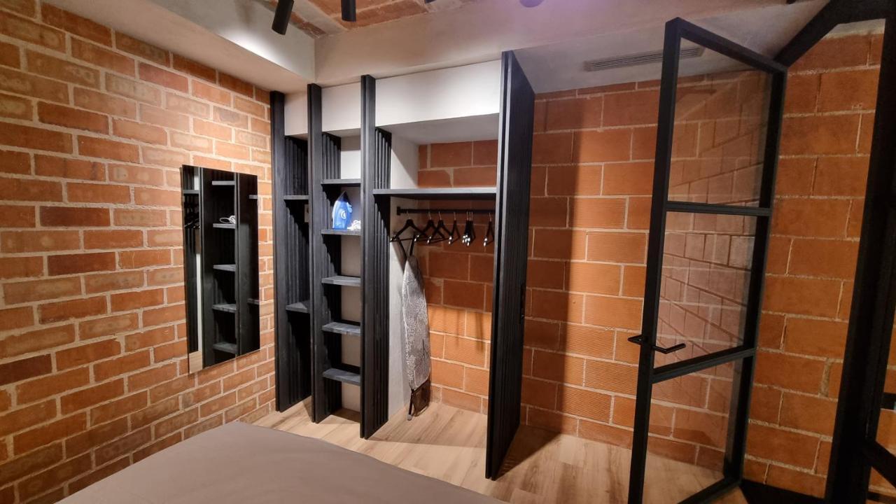 Two-level Catchy Loft & Castle Huoneisto *