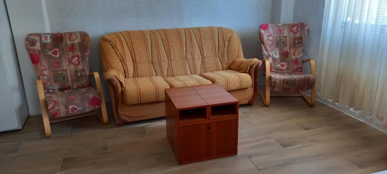 La Casa De Luda Huoneisto Alicante