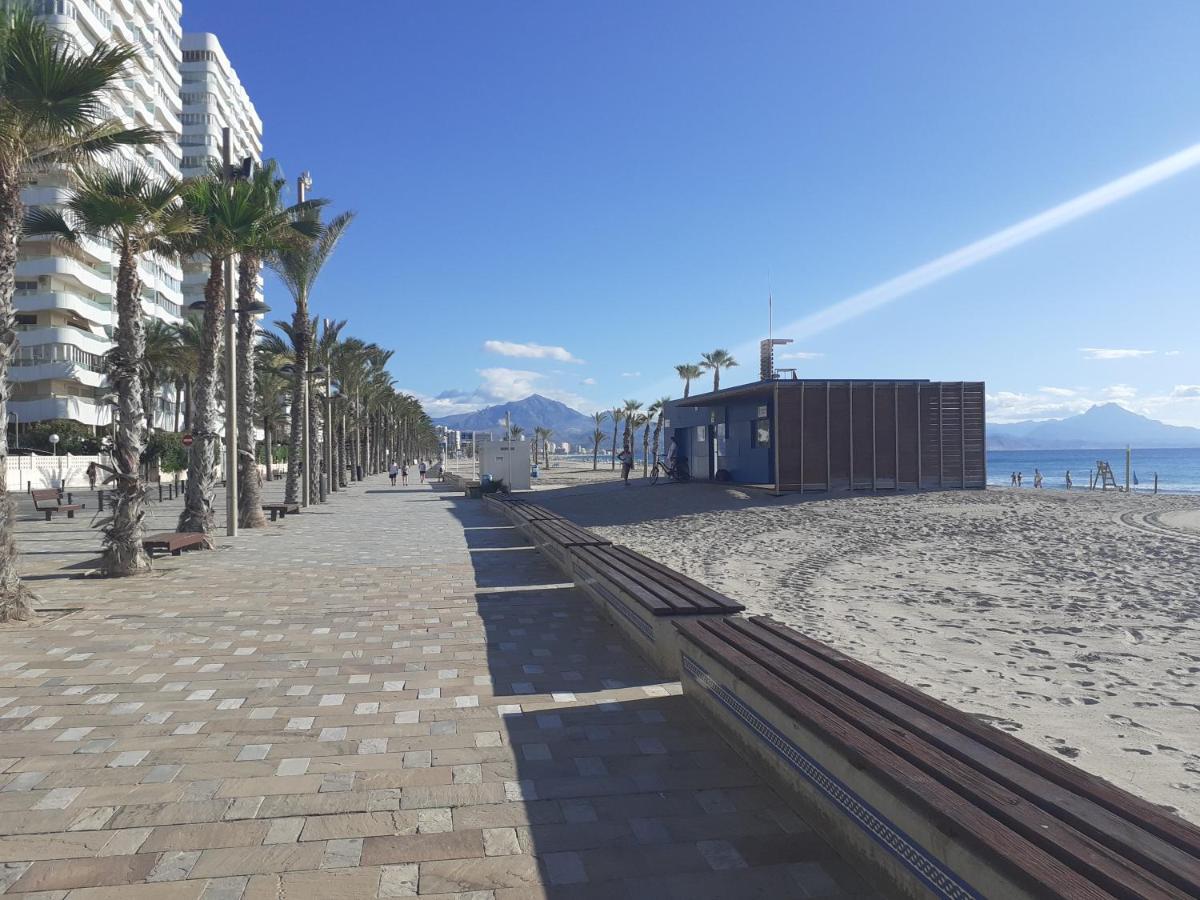 Precioso Apartamento En Frente De La Playa Huoneisto *