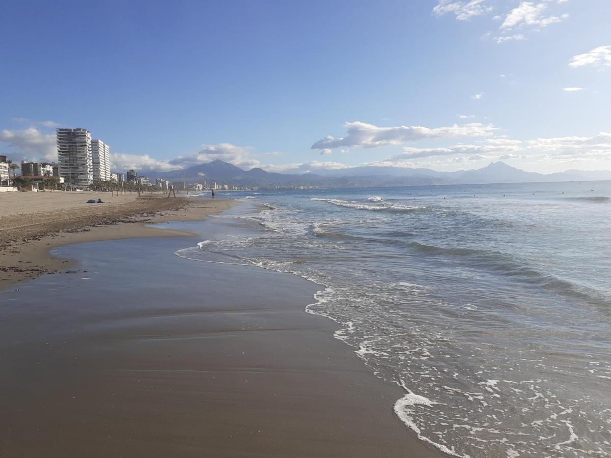 Precioso Apartamento En Frente De La Playa Huoneisto Alicante