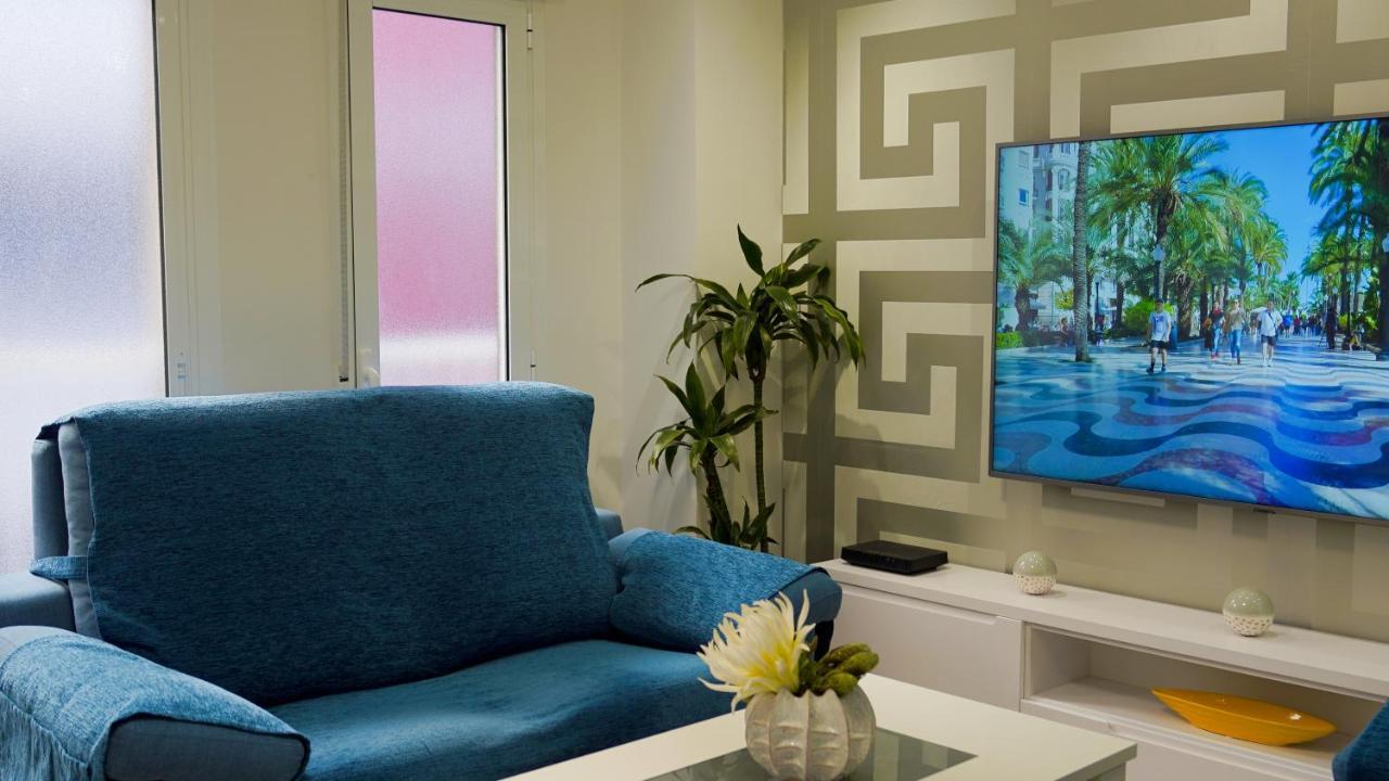 Stylish & Spacious Family Near & Vibrant Historic Market Huoneisto Alicante