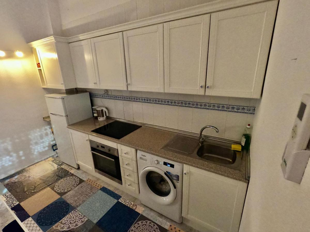 Apartment Close To Beaches & Golf Courses - With Pool & Bbq *
