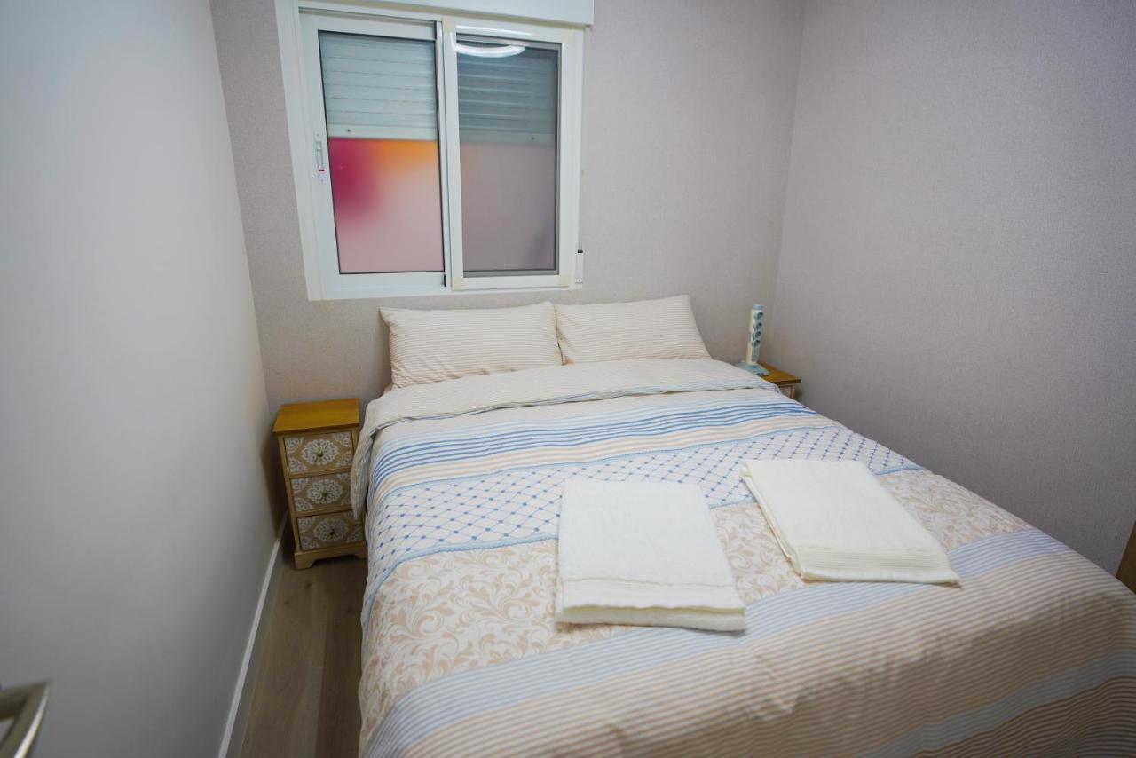 Stylish & Spacious Family Near & Vibrant Historic Market Huoneisto *