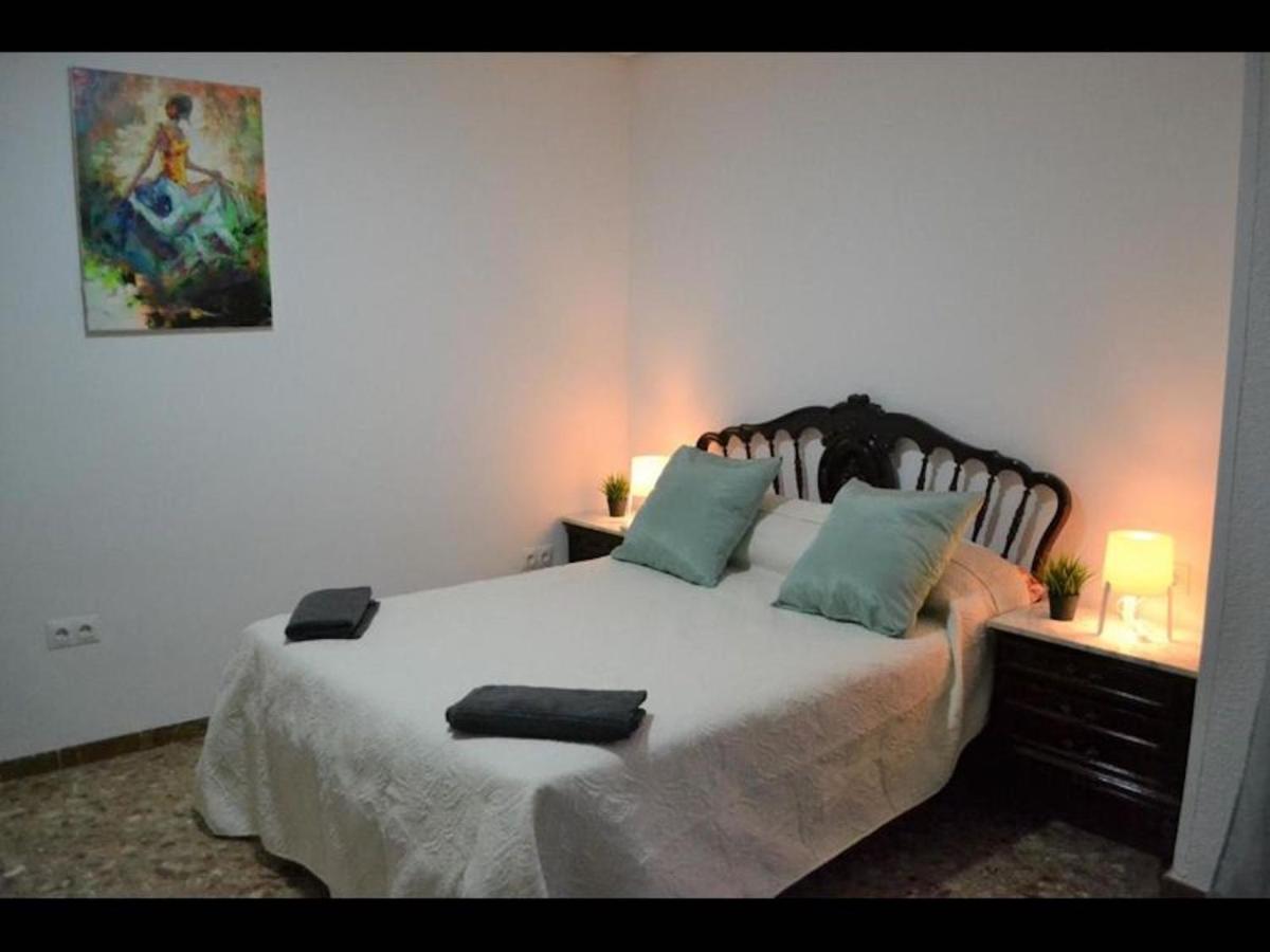 1 Bedroom With Gallery Balcony Free Netflix, Air Conditioning *