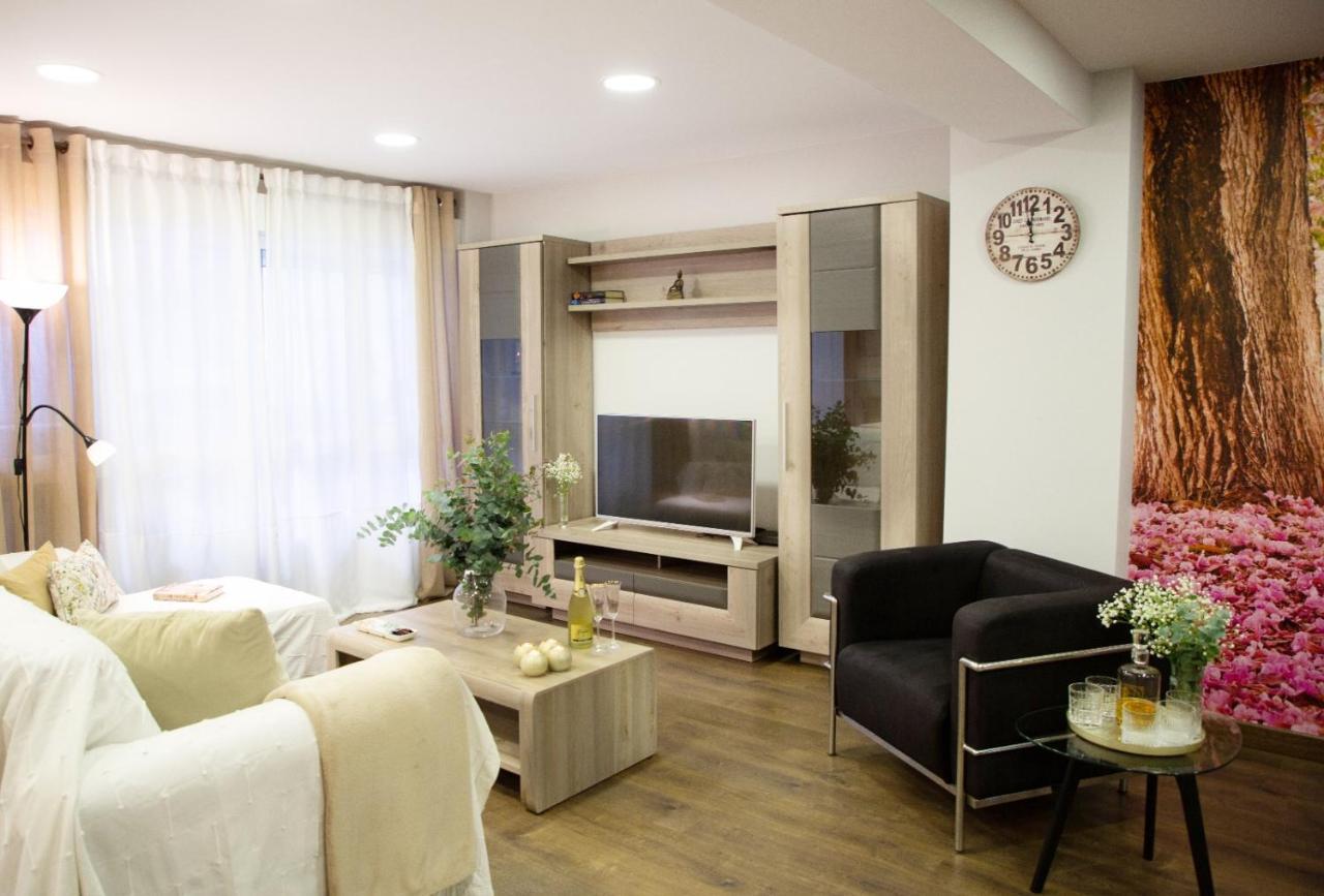 Huoneisto Luxury New Centre & Beach,