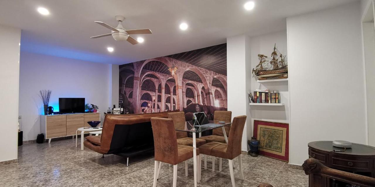 Amazing Penthouse With Views To The Castle Apartment *