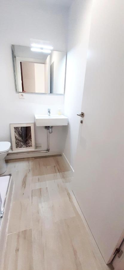 Huoneisto Large With Large And Sunny Terrace - Garden & Outdoor Gym , Center