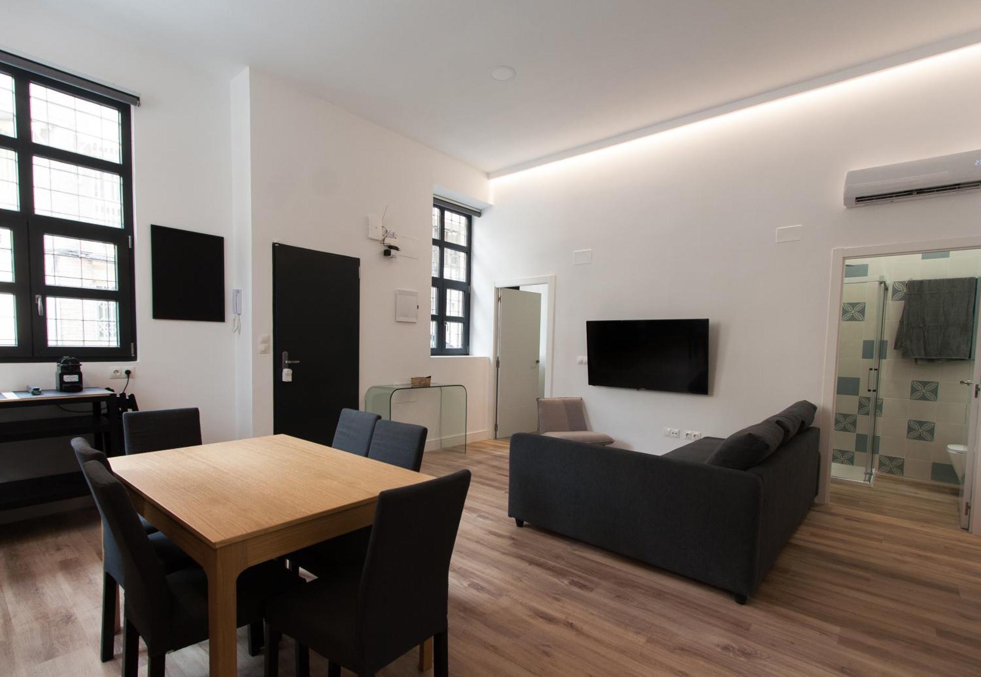 D10 - Piso Luminoso, Silencioso, Acogedor Y Céntrico Apartamento *