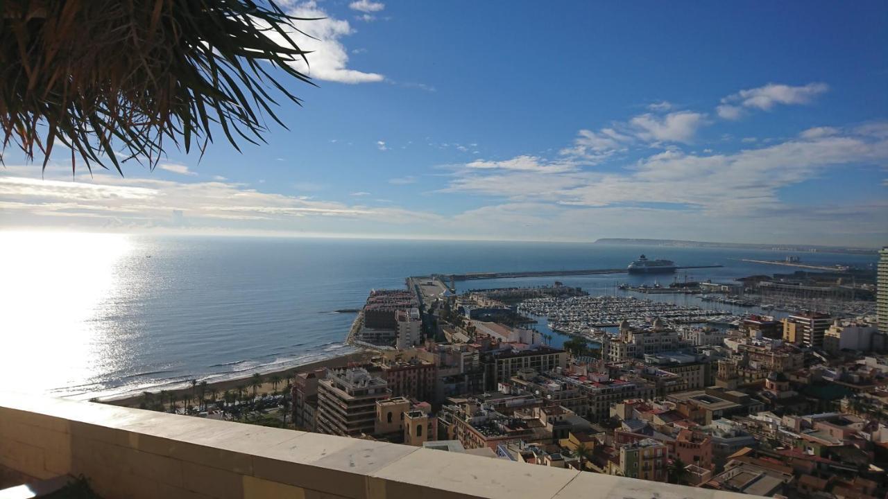 Cerca Playa-aa-patio Privado Alicante