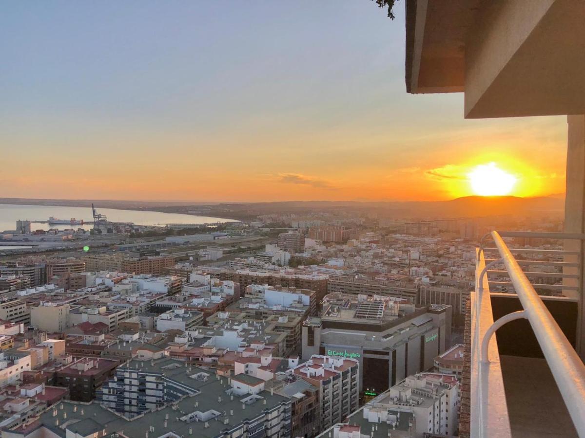 Luxury & Sea View Apartment *