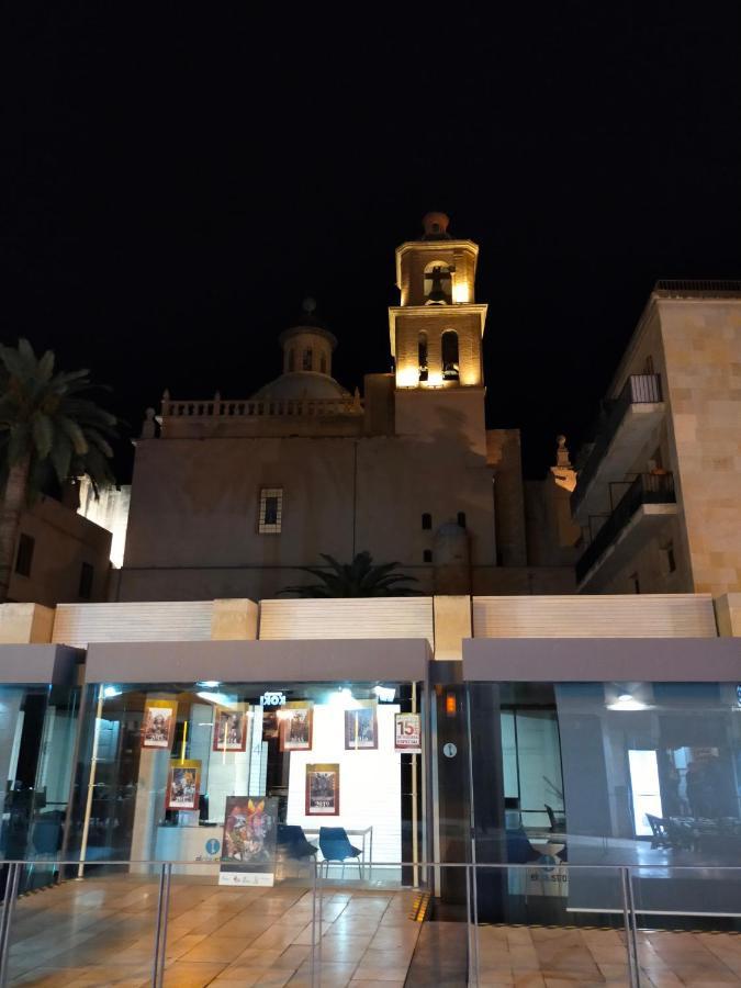 Center - Cisneros