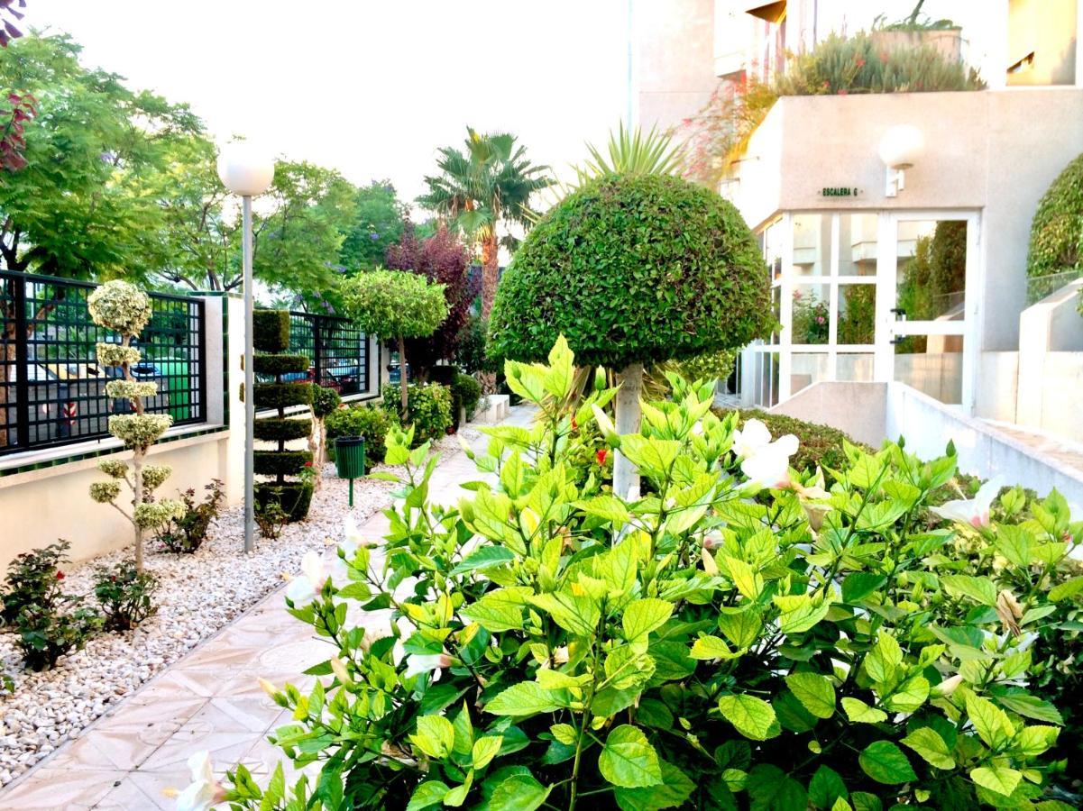 Large Relaxed Terrace, Golf Views *