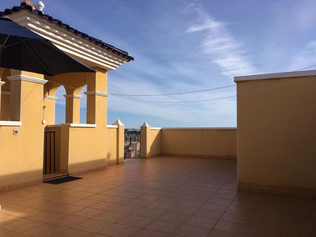 Floor Spacious With Roof Terrace Appartement