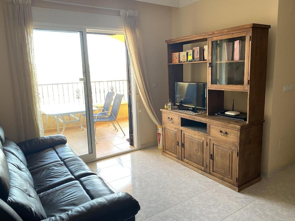 Floor Spacious With Roof Terrace Appartement *
