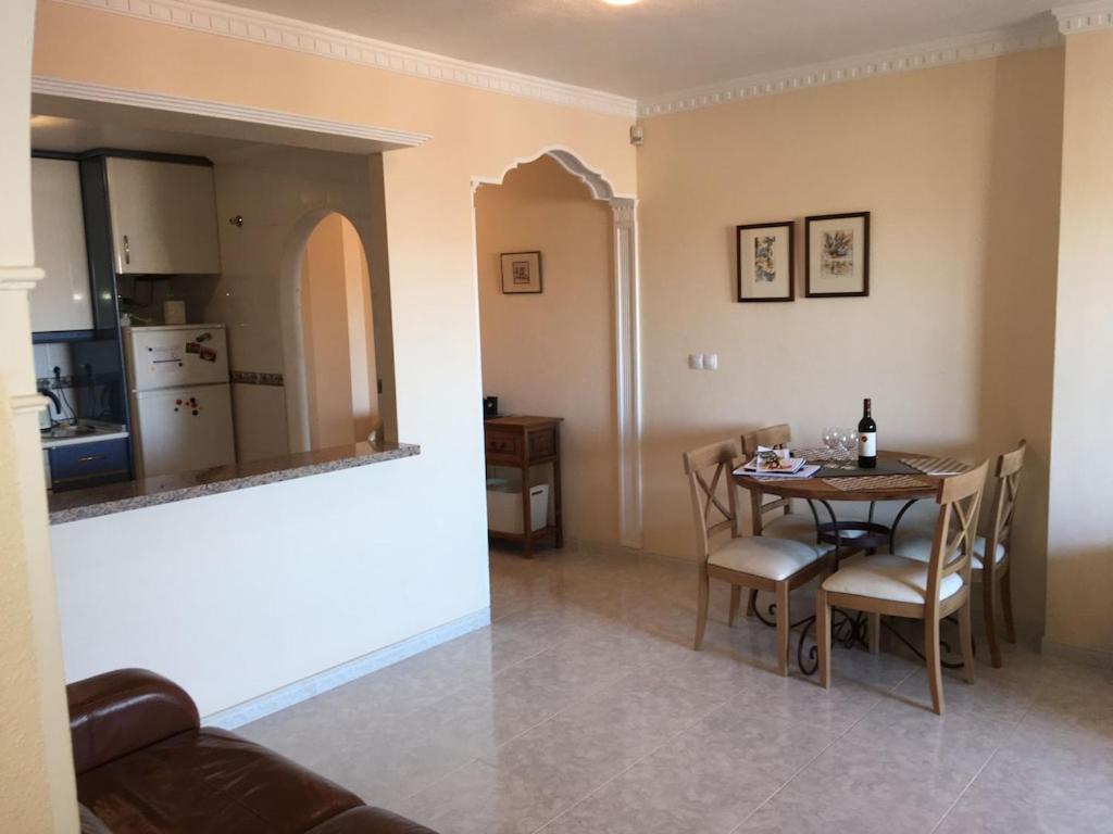 Floor Spacious With Roof Terrace Appartement