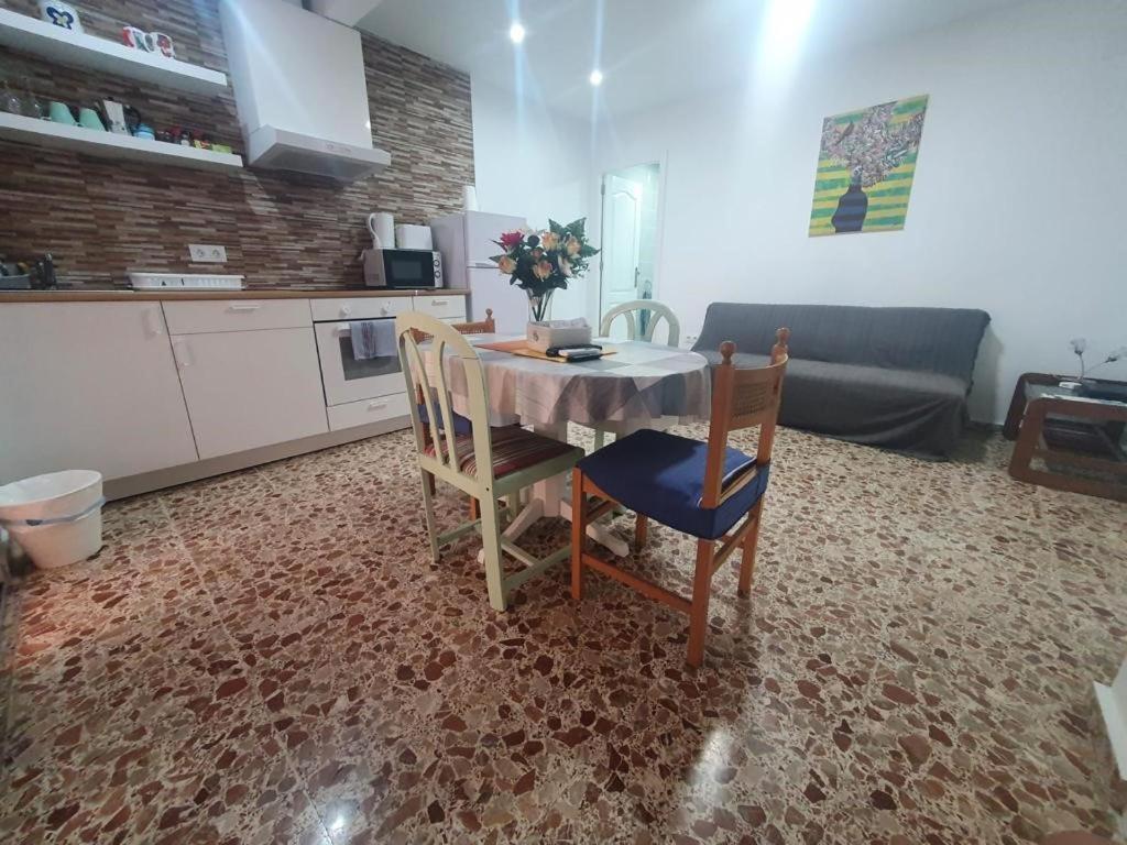 Genius Apartment *