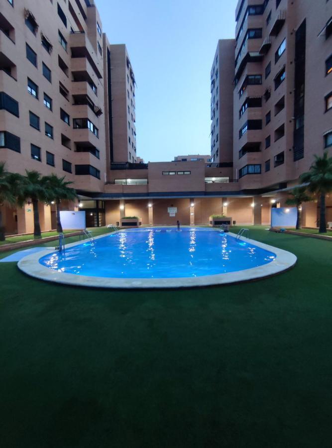 Double With Bathroom Homestay Alicante