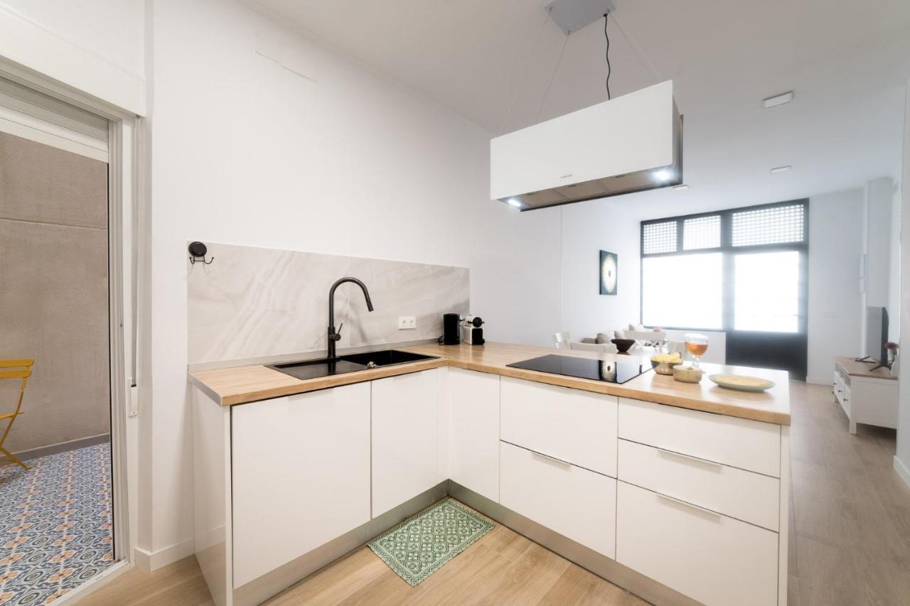 Moonkey - Apto. Albeniz, Con Acogedor Patio Apartment *