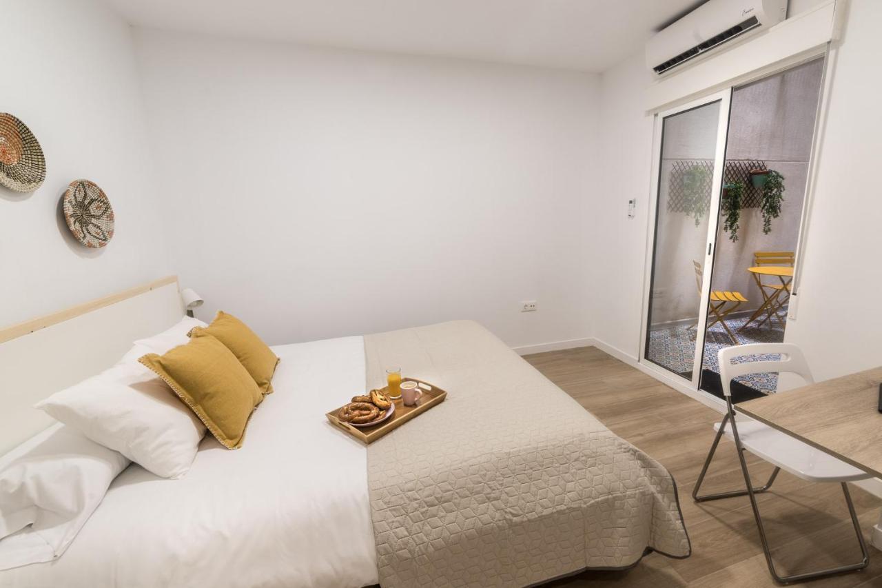 Moonkey - Apto. Albeniz, Con Acogedor Patio Apartment *