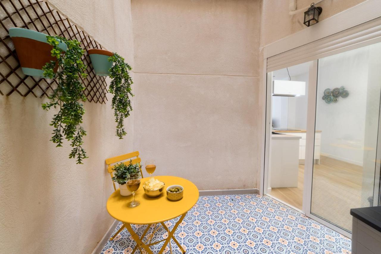 Moonkey - Apto. Albeniz, Con Acogedor Patio Apartment