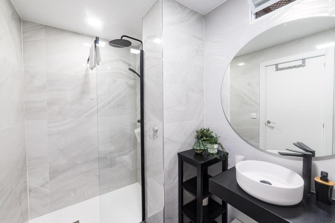 Apartment Moonkey - Apto. Albeniz, Con Acogedor Patio