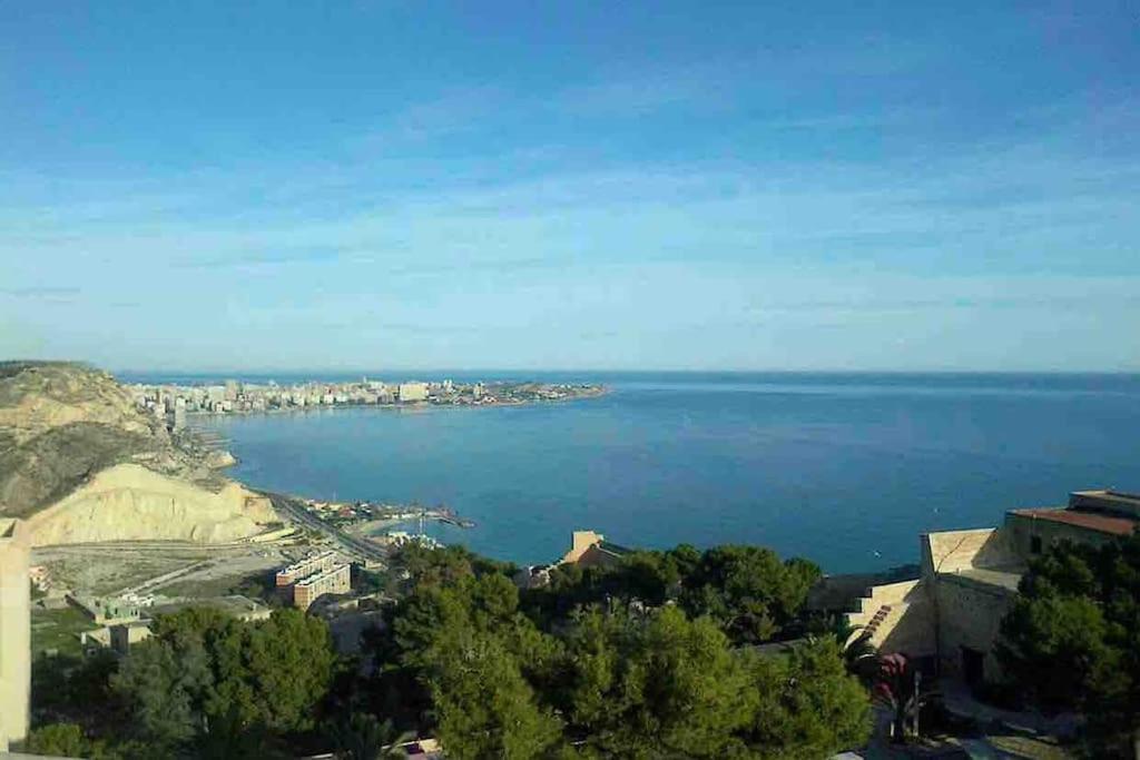 Comfortable And Spacious 3 Bedroom Apartment *
