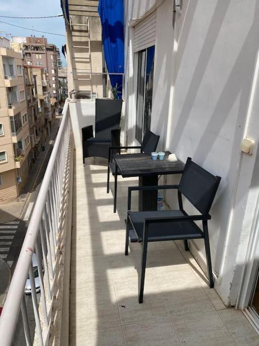 Comfortable And Spacious 3 Bedroom Apartment Alicante