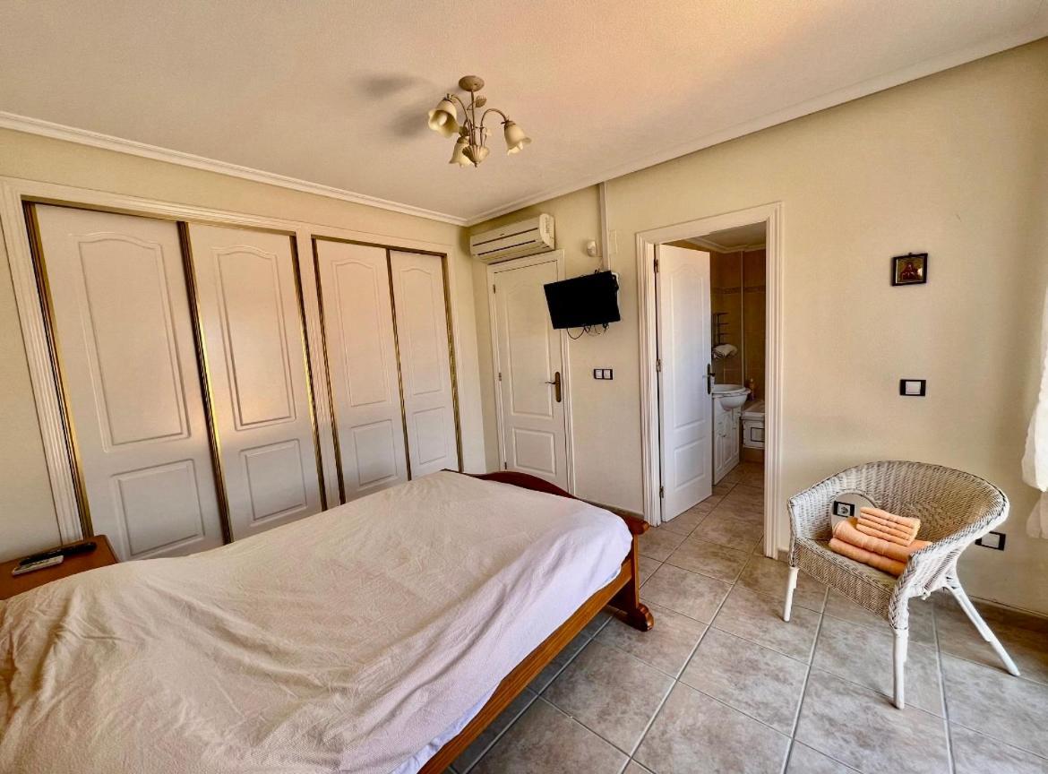 Rayo Rojo In Brias- Y -golf 6 Calle Ebro Huvilat *