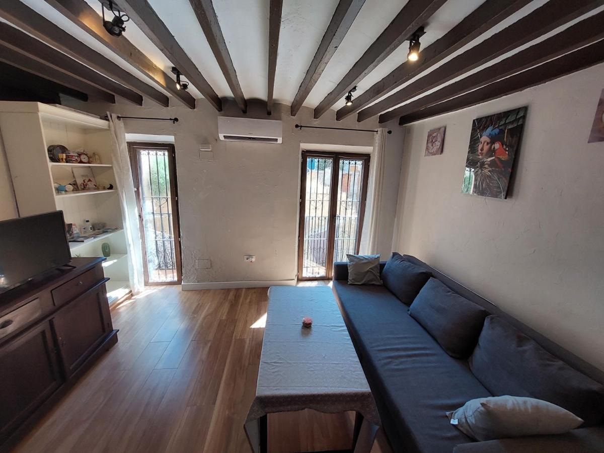 Love Story Homestay Alicante