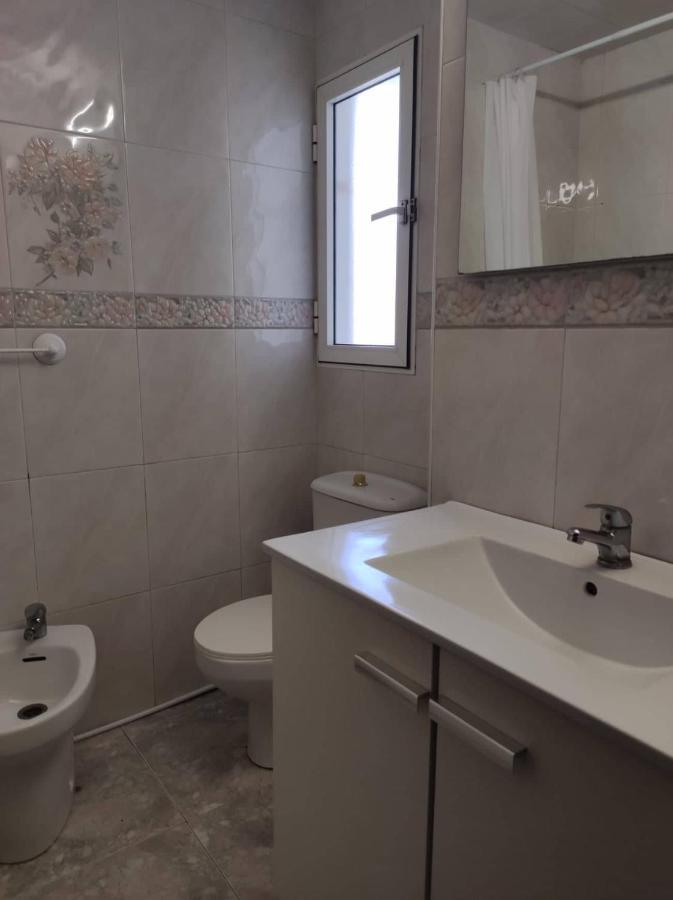 Habitación en casa particular 27-3- Комната С Балконом В Квартире Аликанте Для 5 Человек *