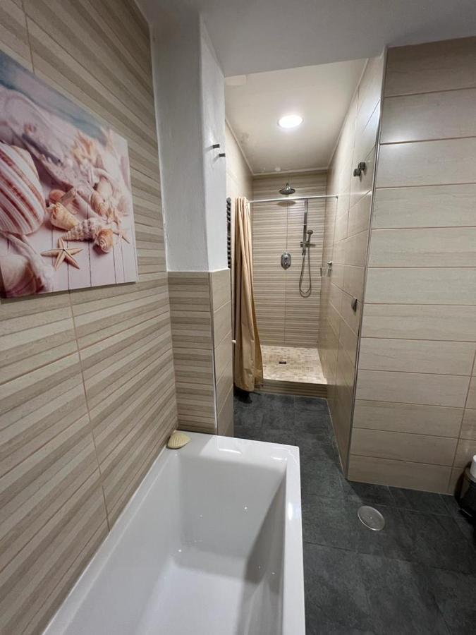 Glp Downtown Apartment