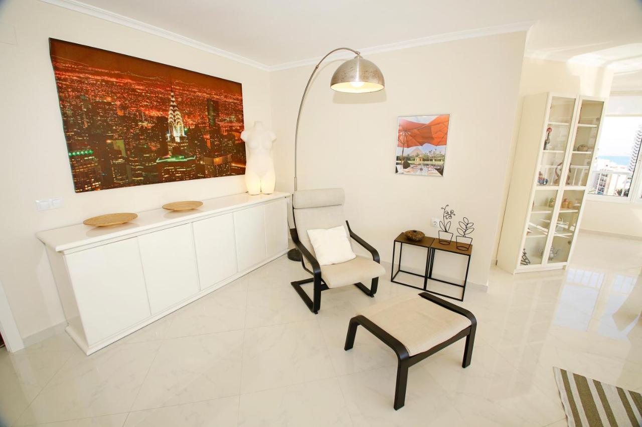 Appartement In Front Of The Sea With Ac And Pool