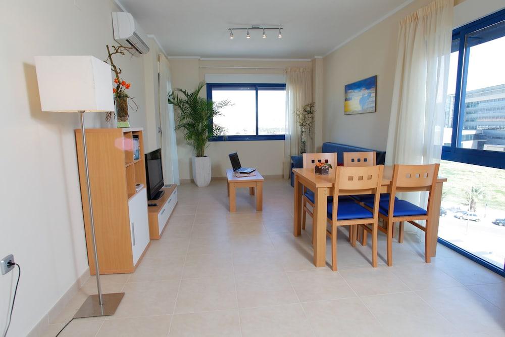 Hills Aparthotel 4*