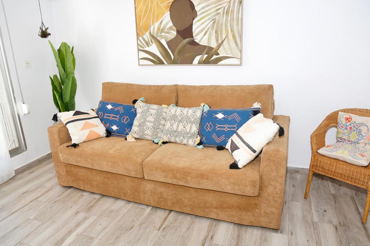 M&c Penthouse Santa Barbara Apartment