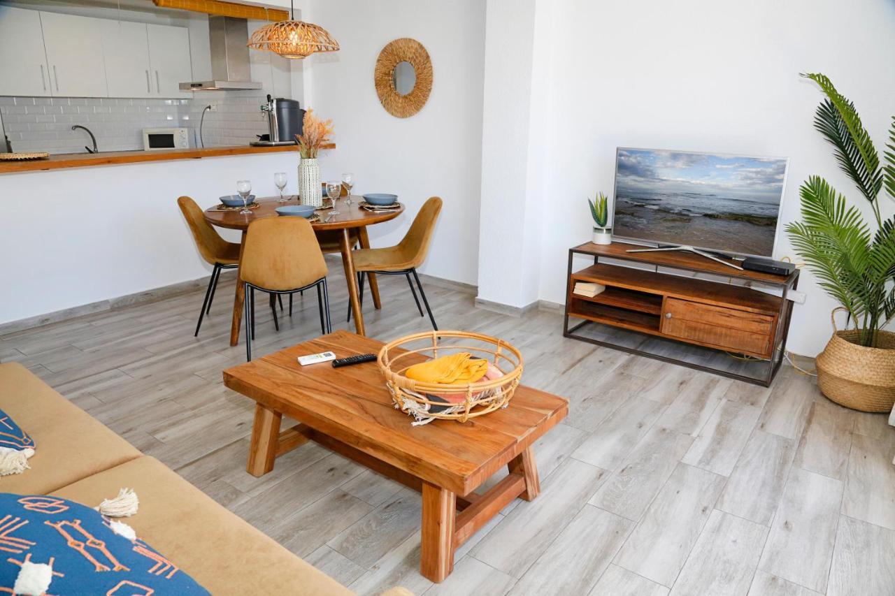 M&c Penthouse Santa Barbara Apartment