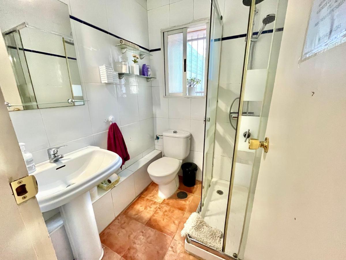 Estudio Adosado Acogedor Con Jardin, Barbacoa Y Parking Privado Holiday home