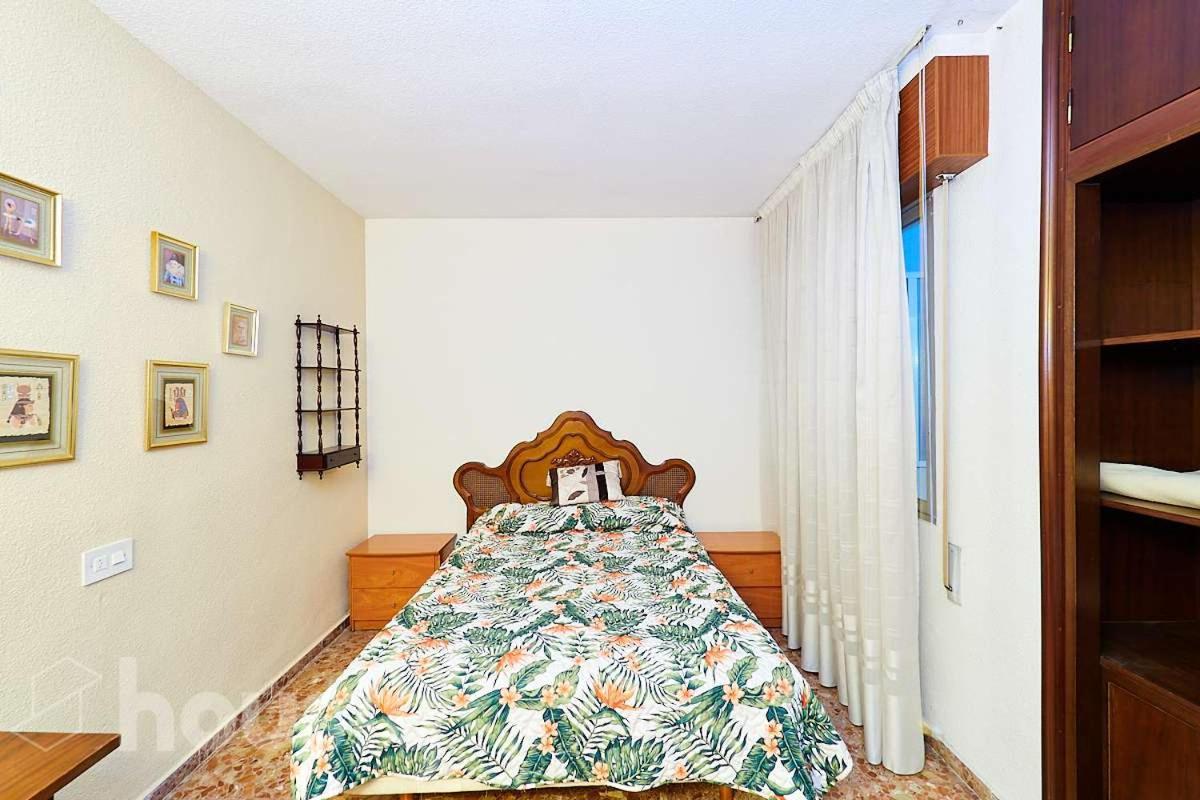 Lovely Bedroom In A Shared In The Center Of *