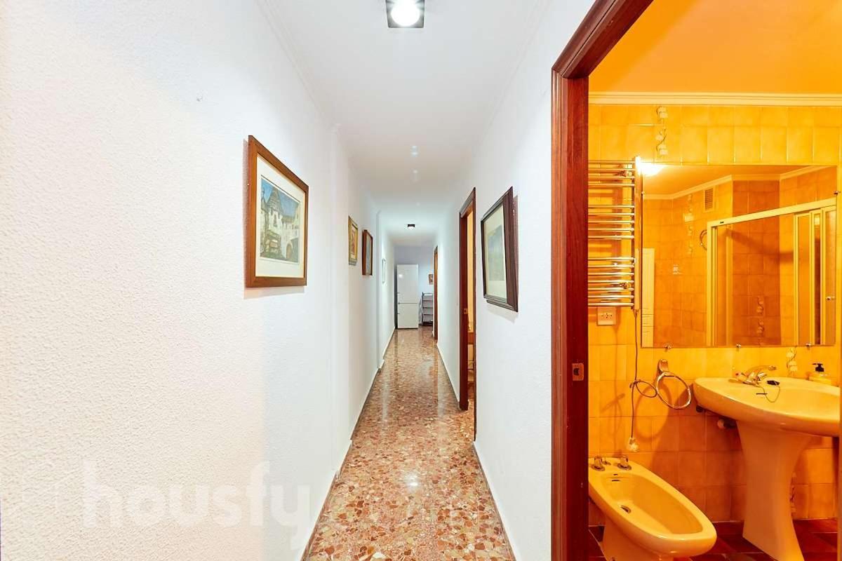 Lovely Bedroom In A Shared In The Center Of Homestay Alicante